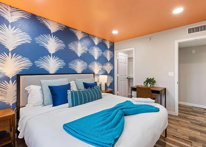 Is It - Great Location -13 Beds - Pool - Gym Holiday home