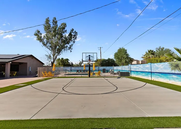 Is It - Great Location -13 Beds - Pool - Gym Holiday home Phoenix